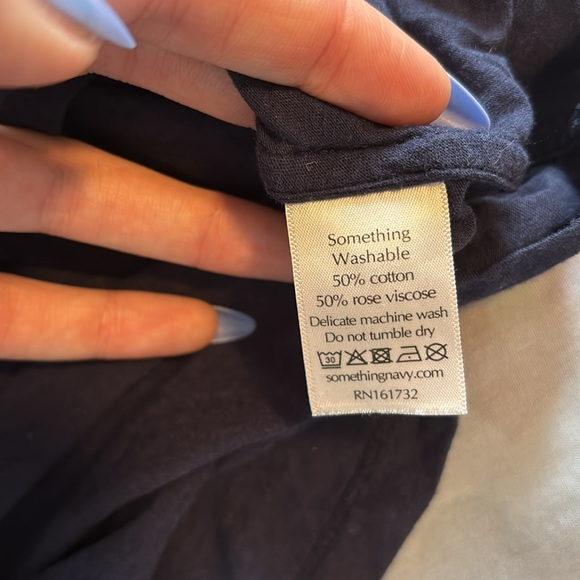 🍀NEW🍀Navy tshirt - Picture 3 of 3